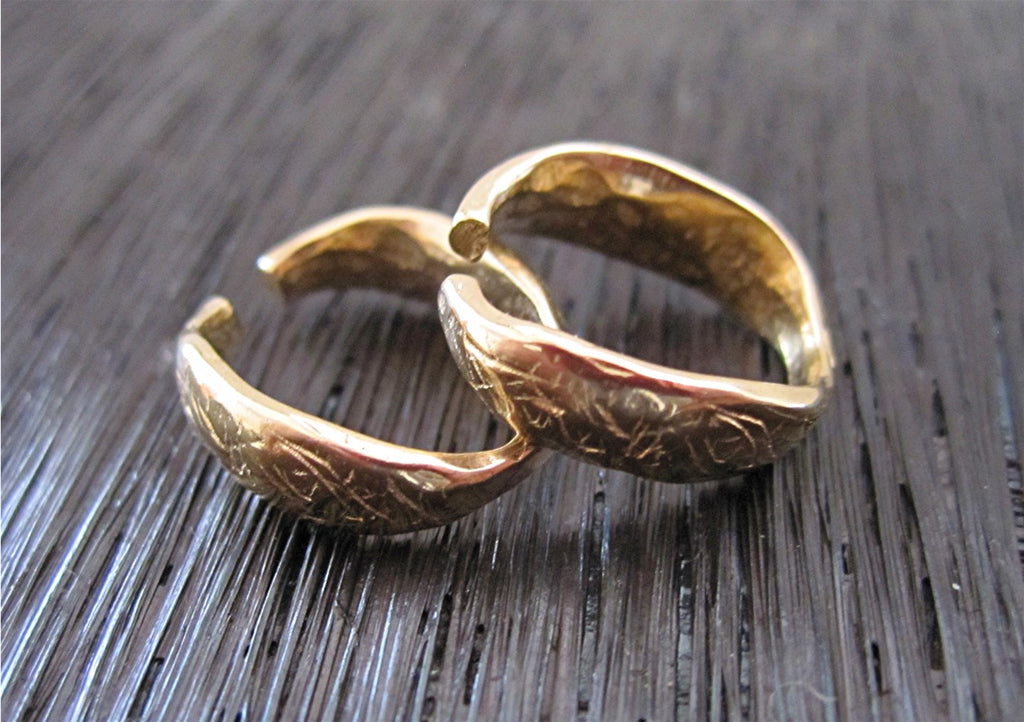 VDI Jewelry Findings Gold Bronze Textured Tapered Oval Open Jump Ring